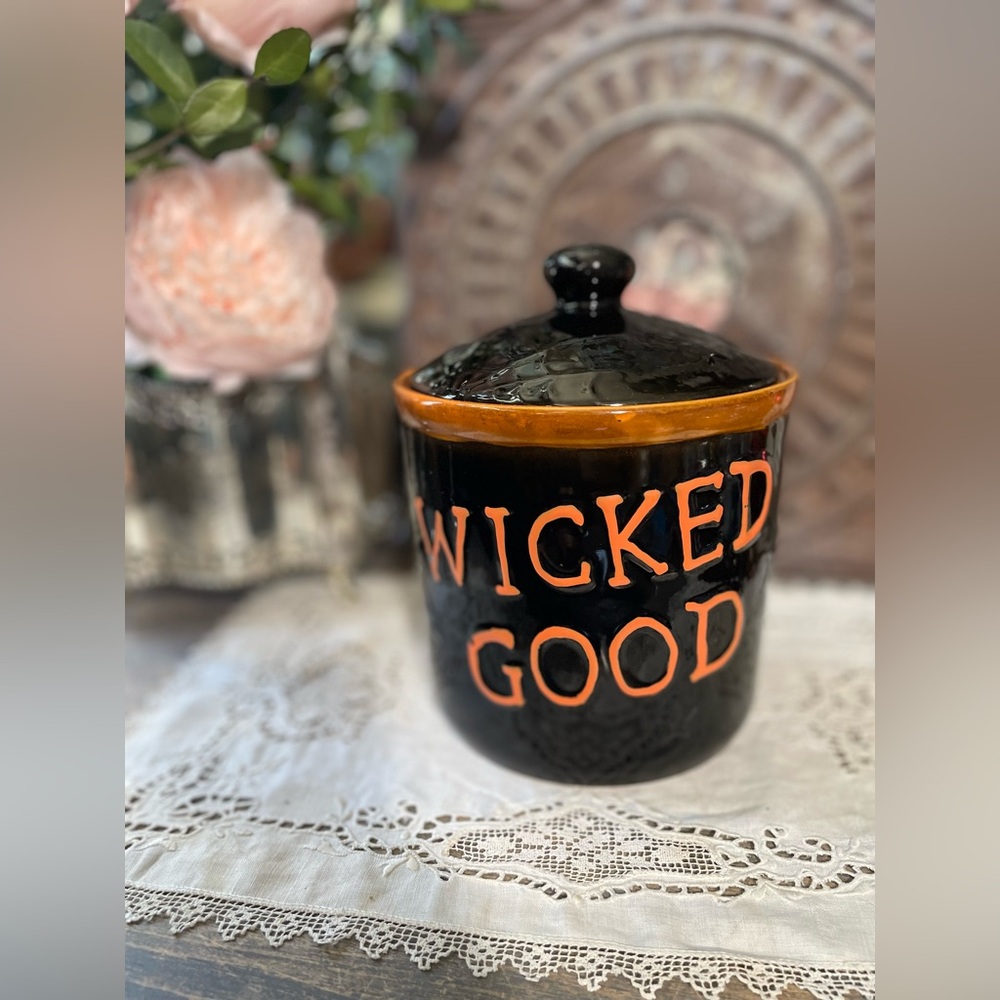 Yankee Candle Black ceramic canister spider webs wicked good kitchen storage